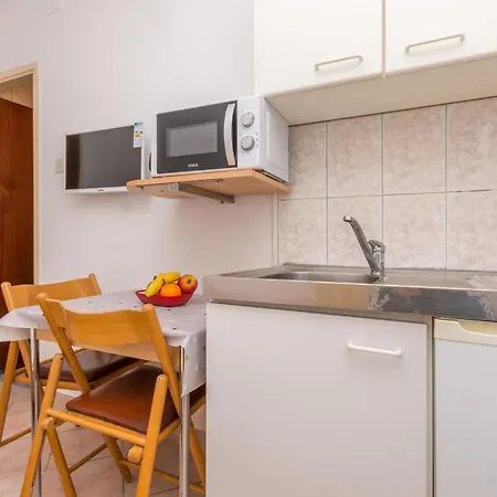 Apartment Stunning In Sveti Filip i Jakov